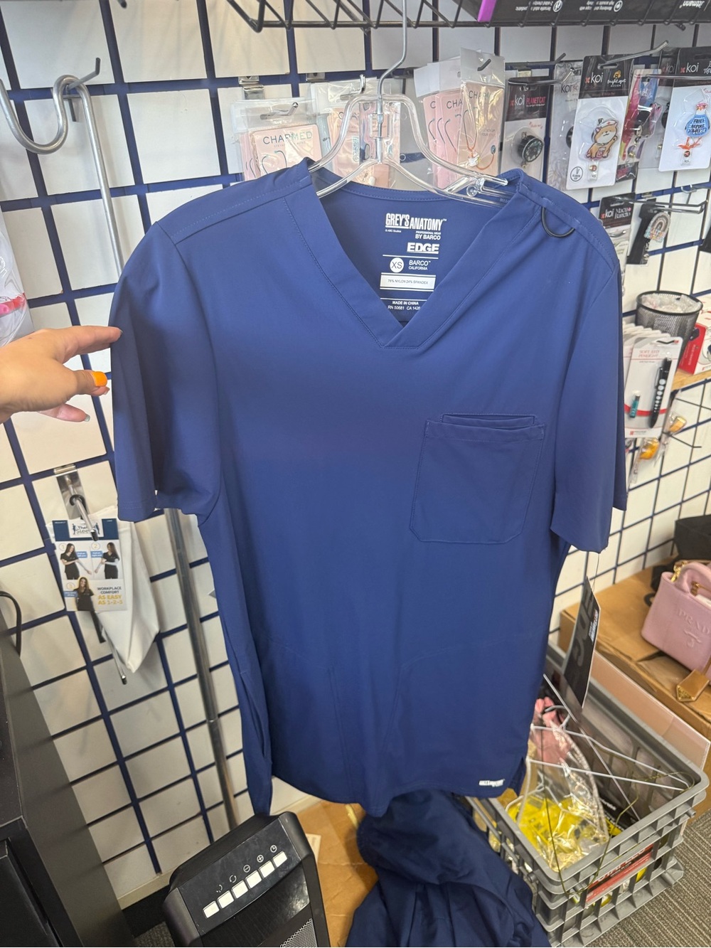 Grey's Anatomy Edge V-Neck Short Sleeve Shirt in Navy